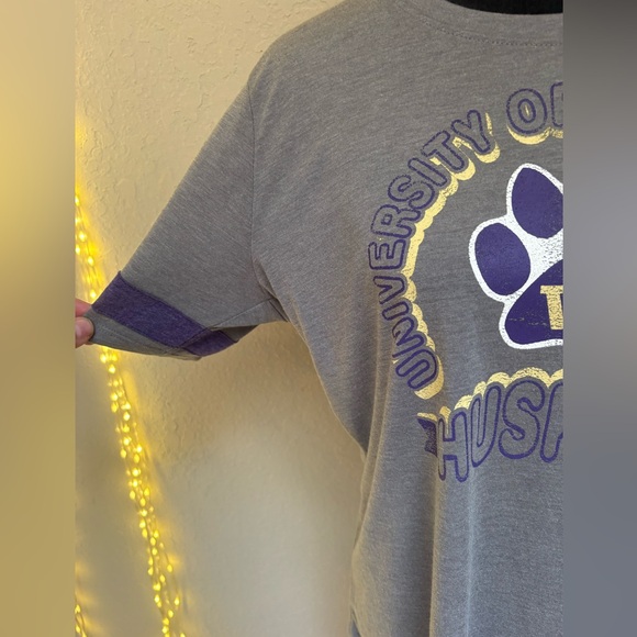 UW Top - Picture 3 of 4